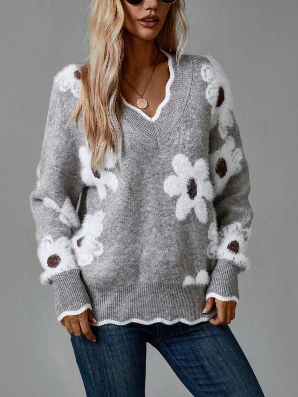 Janice | Elegant V-neck Floral Sweater