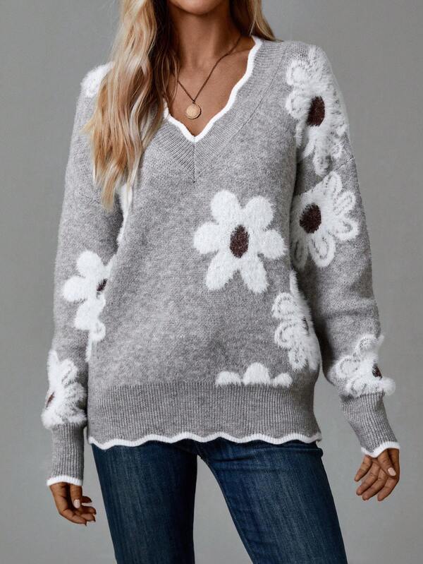 Janice | Elegant V-neck Floral Sweater