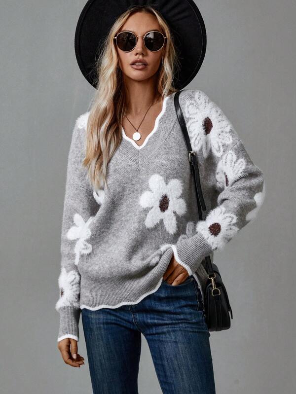 Janice | Elegant V-neck Floral Sweater